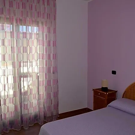Bed &breakfast Pinetamare فندق مبيت وإفطار 3*