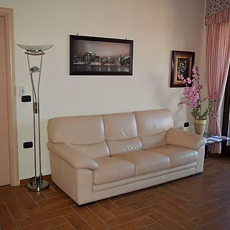 Bed &breakfast Pinetamare فندق مبيت وإفطار كاستيل فولتورنو